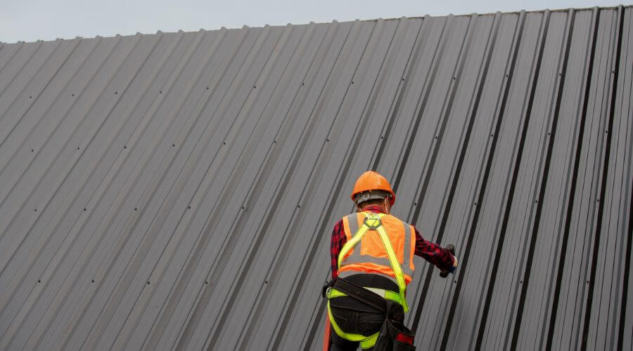 Professional gutter cleaning in Vienna, WV